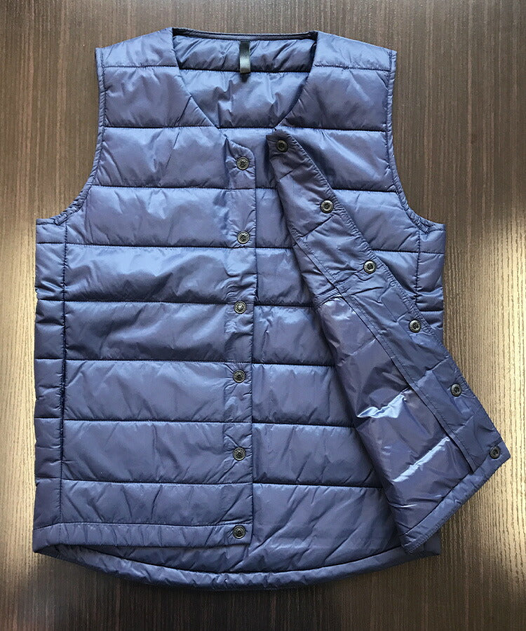 キッズ 中綿ベストの前を開いた内側