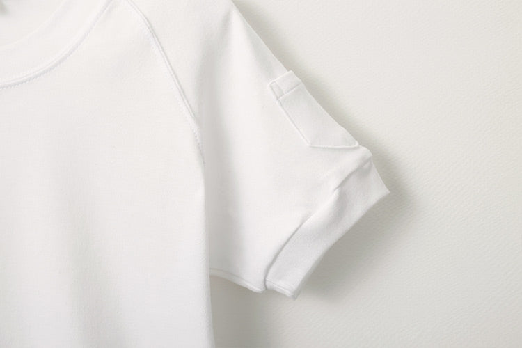 半袖体操服の袖口と肩のポケット